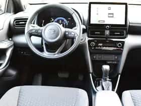 Toyota Yaris Cross thumbnail 2