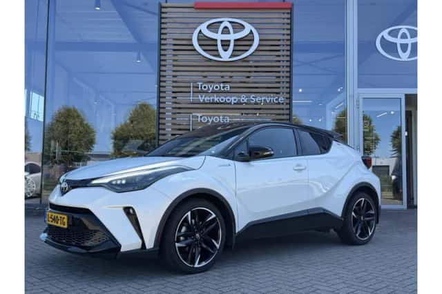 Toyota C-HR (2021) thumbnail 1