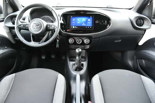 Toyota Aygo X (2024) thumbnail 4