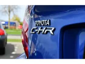 Toyota C-HR (2019) thumbnail 11