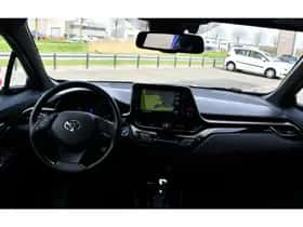 Toyota C-HR (2019) thumbnail 17
