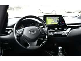Toyota C-HR (2019) thumbnail 18