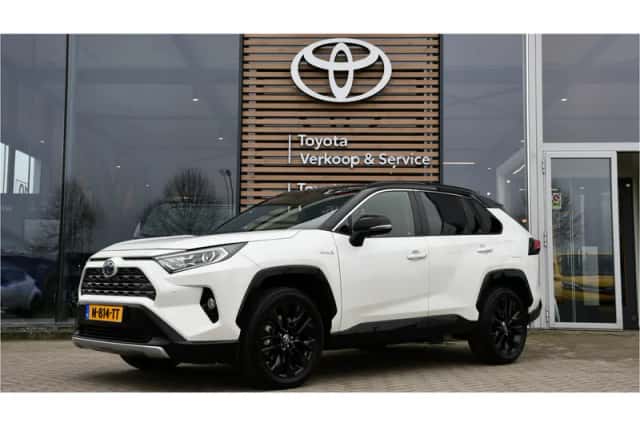 Toyota RAV4 (2022) thumbnail 1