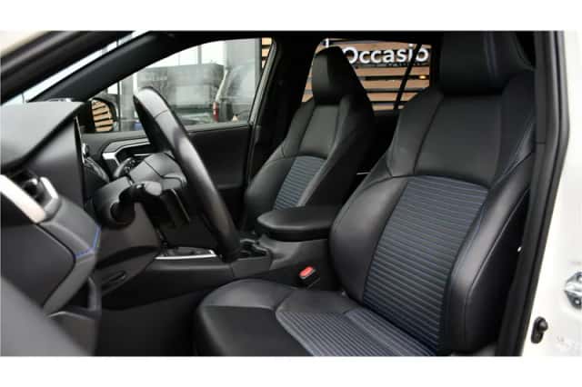 Toyota RAV4 (2022) thumbnail 4