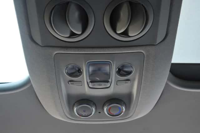 Peugeot E-Traveller (2022) thumbnail 21