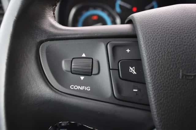 Peugeot E-Traveller (2022) thumbnail 4
