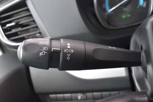 Peugeot E-Traveller (2022) thumbnail 6