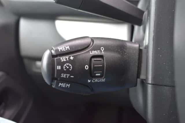 Peugeot E-Traveller (2022) thumbnail 7