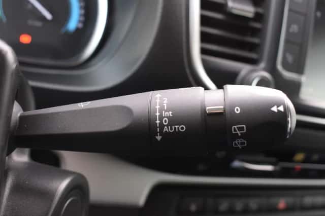 Peugeot E-Traveller (2022) thumbnail 8