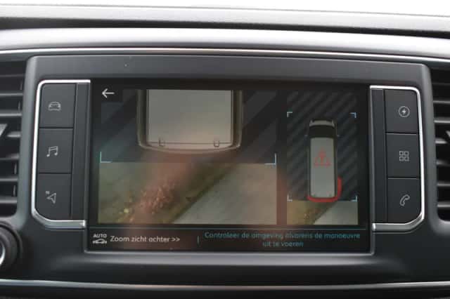 Peugeot E-Traveller (2022) thumbnail 10