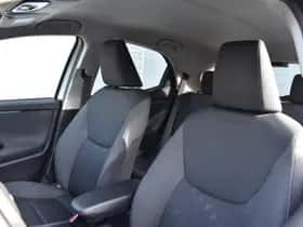 Toyota Yaris (2024) thumbnail 3