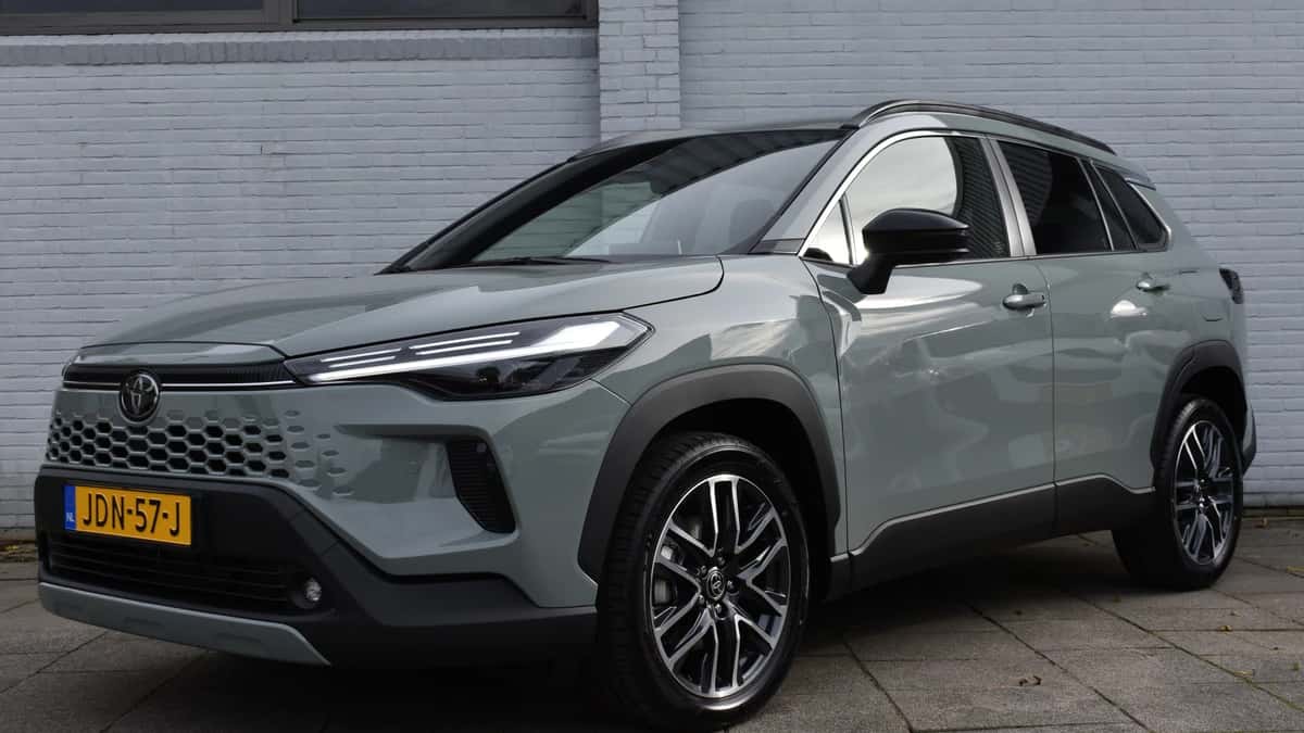 Toyota Corolla (2025) — foto 1