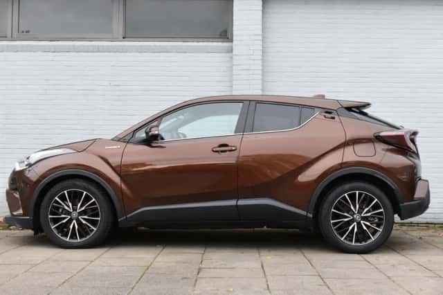 Toyota C-HR (2019) thumbnail 3