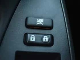 Toyota RAV4 (2009) thumbnail 8