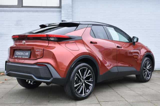 Toyota C-HR (2025) thumbnail 3