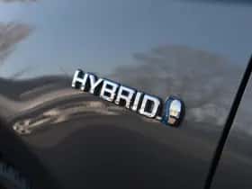 Toyota Yaris (2018) thumbnail 2