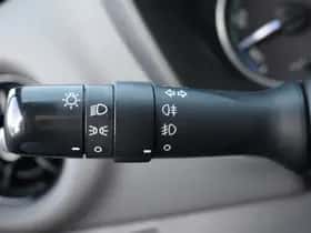 Toyota Yaris (2018) thumbnail 13
