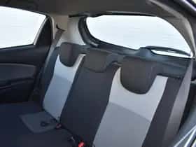 Toyota Yaris (2018) thumbnail 8
