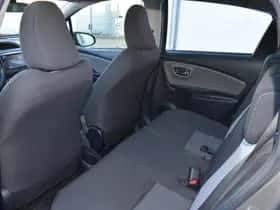 Toyota Yaris (2018) thumbnail 9