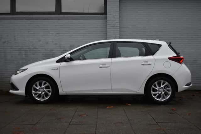 Toyota Auris (2017) thumbnail 3