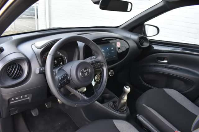 Toyota Aygo (2024) thumbnail 2