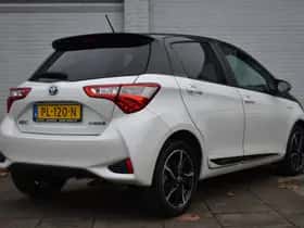 Toyota Yaris (2017) thumbnail 5