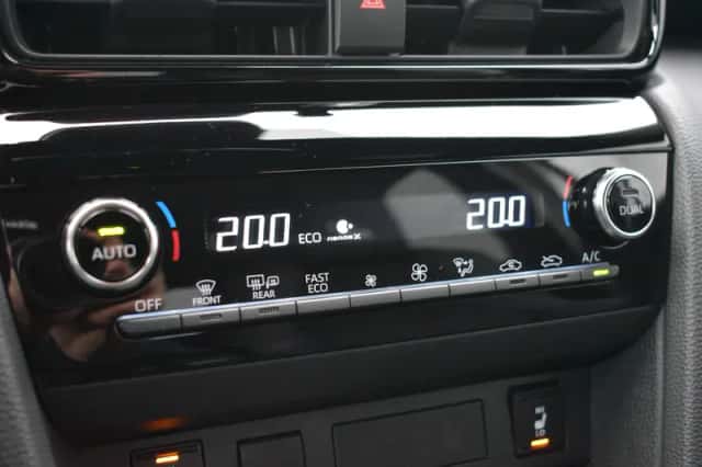 Toyota Yaris Cross (2025) thumbnail 23