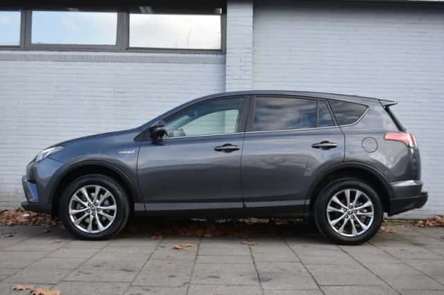 Toyota RAV4 (2018) thumbnail 3