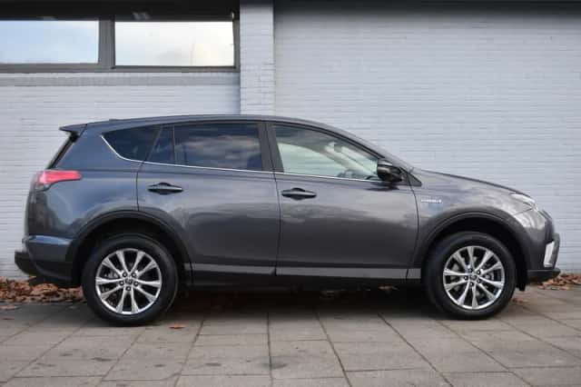 Toyota RAV4 (2018) thumbnail 5