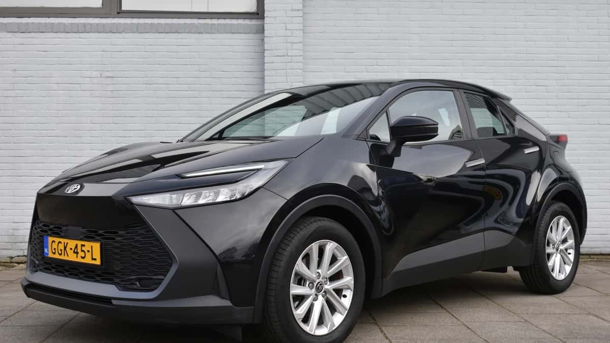 Toyota C-HR (2024) — foto 1