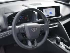 Toyota C-HR (2024) thumbnail 2