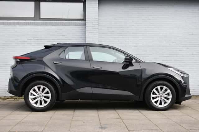 Toyota C-HR (2024) thumbnail 15