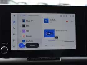 Toyota C-HR (2024) thumbnail 16