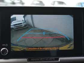 Toyota C-HR (2024) thumbnail 17