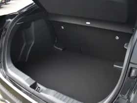 Toyota C-HR (2024) thumbnail 9