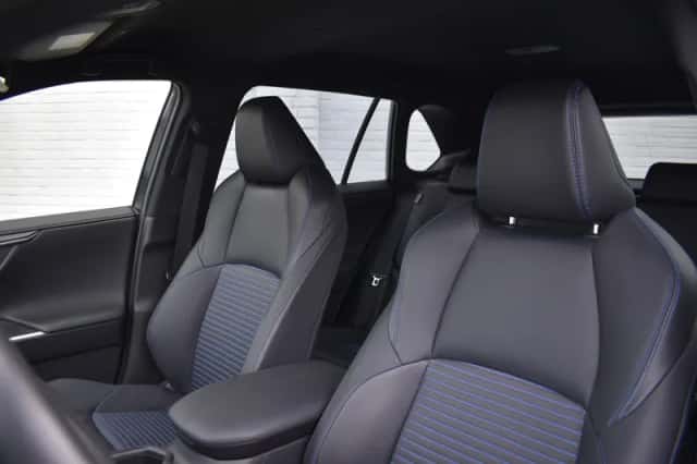 Toyota RAV4 (2025) thumbnail 6