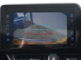 Toyota C-HR (2017) thumbnail 19