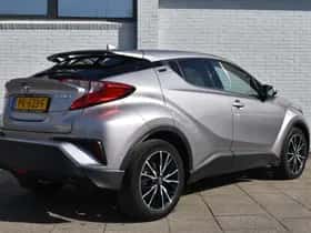 Toyota C-HR (2017) thumbnail 5