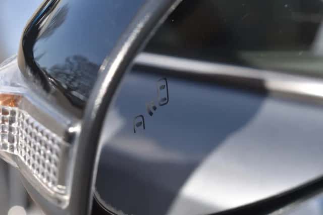 Toyota C-HR (2021) thumbnail 4