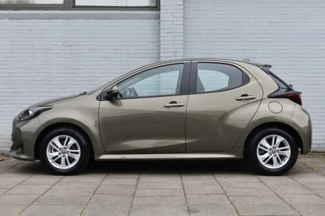 Toyota Yaris (2025) thumbnail 3