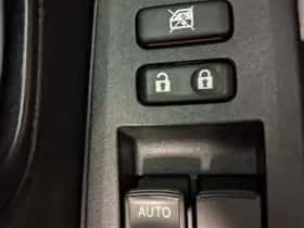 Toyota Yaris (2013) thumbnail 25