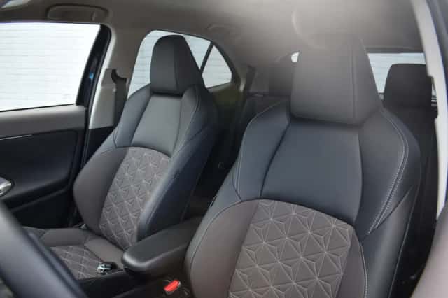 Toyota Yaris Cross (2025) thumbnail 4