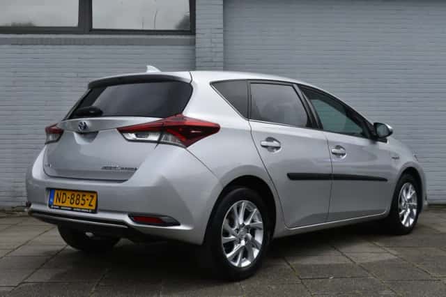 Toyota Auris (2017) thumbnail 5
