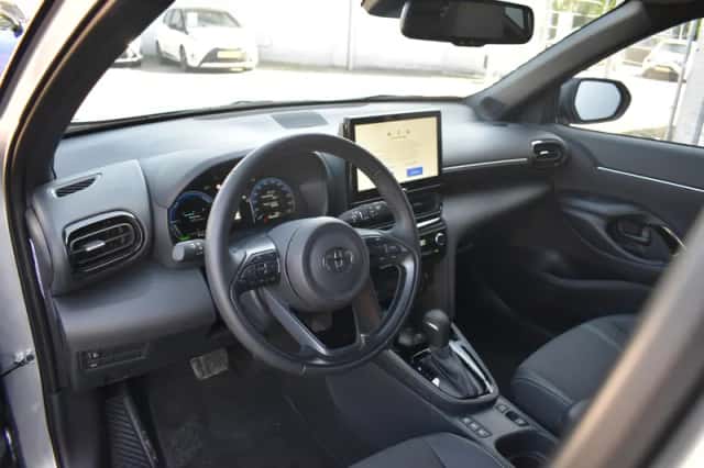 Toyota Yaris Cross (2025) thumbnail 4