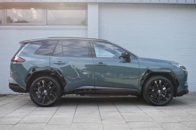 Toyota RAV4 (2025) thumbnail 3
