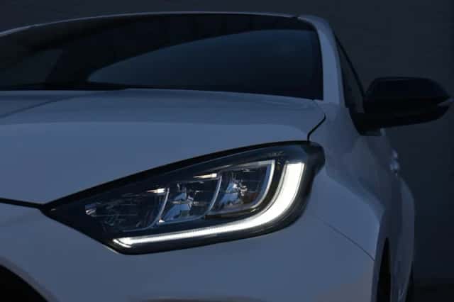 Toyota Yaris (2022) thumbnail 2