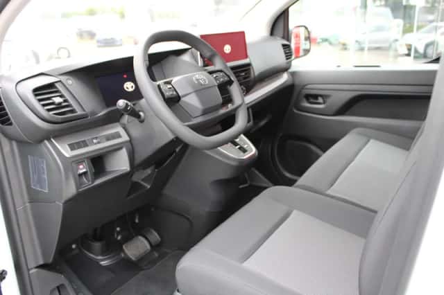 Toyota Proace (2024) thumbnail 2