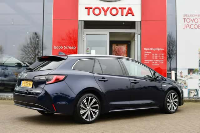 Toyota Corolla (2021) thumbnail 3