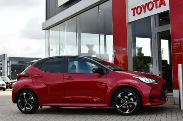 Toyota Yaris (2025) thumbnail 3