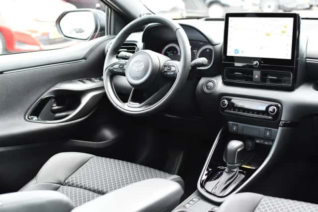 Toyota Yaris (2025) thumbnail 8